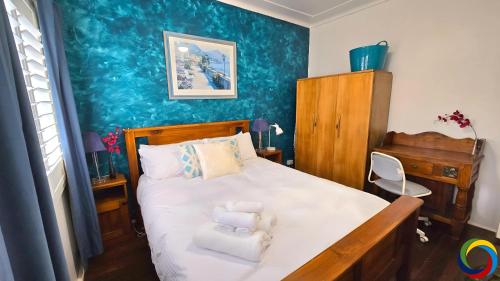 Gallery image of Seaside Escape Walk to Beach & Cronulla Golf Club Sleeps 3 in Cronulla