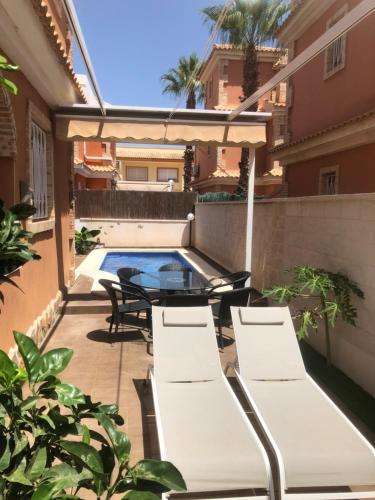 Μπαλκόνι ή βεράντα στο Villa Playa Flamenca with private pool