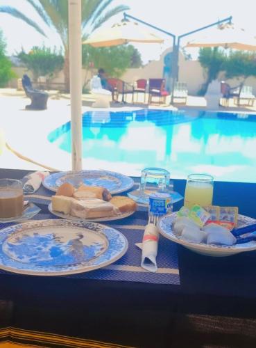 Résidence Ulysse Djerbaの敷地内または近くにあるプール