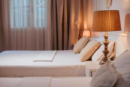 Photo de la galerie de l'établissement Drymades Bungalows Adults Only, à Dhërmi