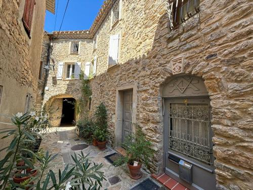 La Barbacane de Cascastel-des-Corbières