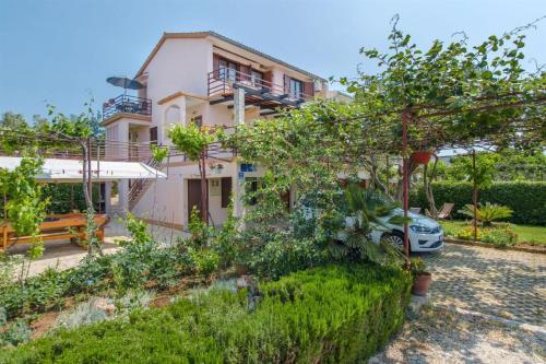 Apartmani Viktor Rogoznica
