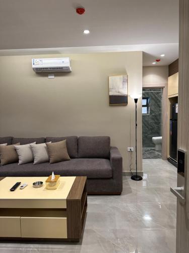 Chic Apartments For Rent ave2-5