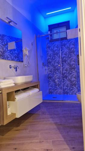 Bilik mandi di B&B Città dei Fiori