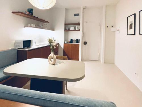 Η κουζίνα ή μικρή κουζίνα στο Duomo Studio Elegance and Comfort 1 Minute from the Duomo