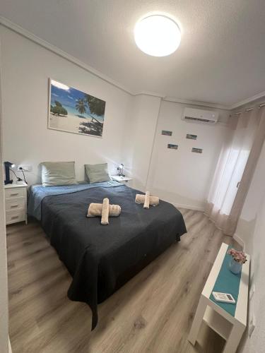 Torrevieja preciosos moderno piso cerca de la playa del cura y todos los servicios en calle la loma
