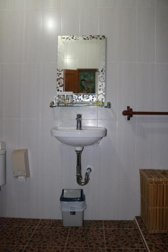 Ένα μπάνιο στο Kusnadi Hotel