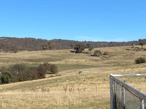 Naturlandschaft in der Nähe of country house