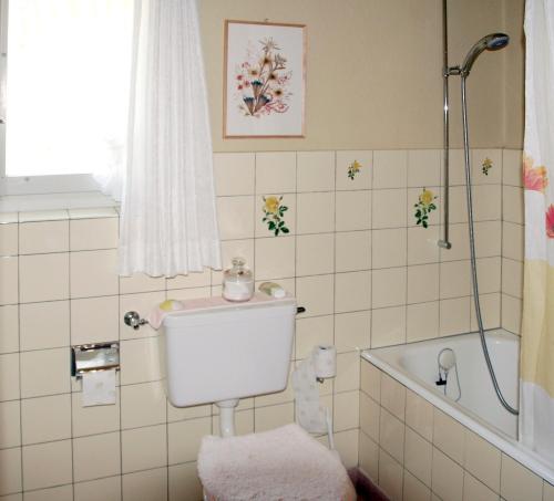 Phòng tắm tại Chalet zur Höhe