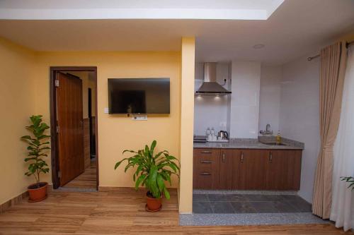 A kitchen or kitchenette at Hotel Hidden Kingdom