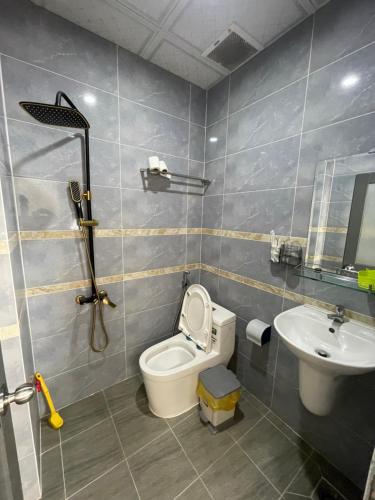 Phòng tắm tại Hotel Hoàng Phúc