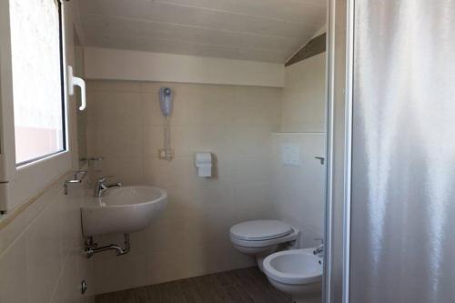 Ένα μπάνιο στο Hotel Jolie