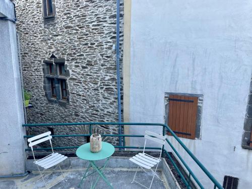 T2 rénové avec terrasse au cœur des Cévennes