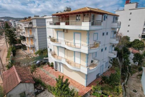 Sunborn Apartments