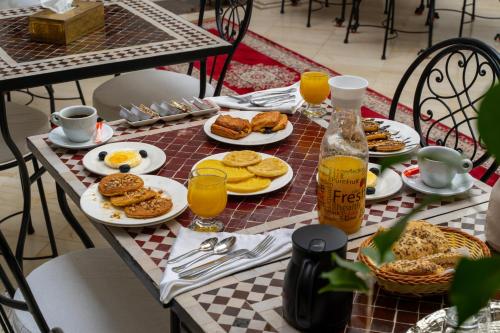 Jídlo v penzionu nebo okolí