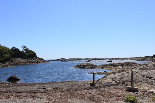 a beach with a body of water at Baymont by Wyndham North Dartmouth Fall River in North Dartmouth
