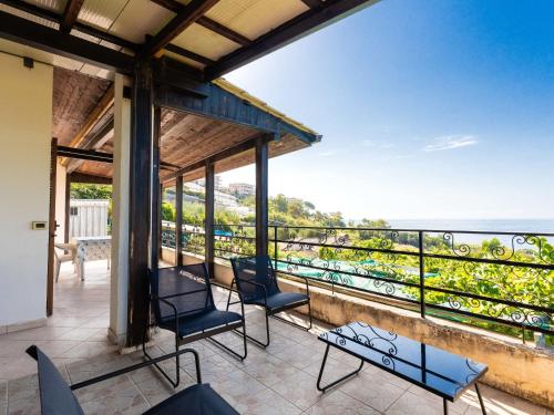 Μπαλκόνι ή βεράντα στο Villa viletta Letizia by Interhome
