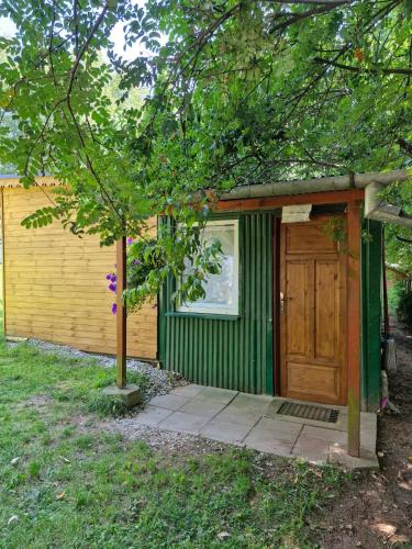 Zahrada ubytování Glamping za Zamkiem w Chęcinach