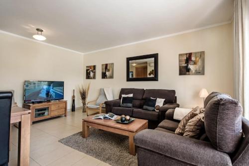 Apartment Patricia-Dining Patio & Swimming Pool