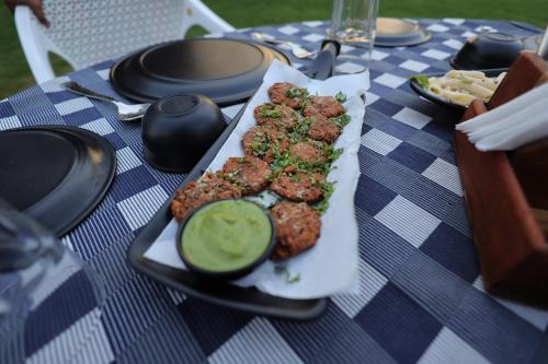 Mad på resortet eller i nærheden