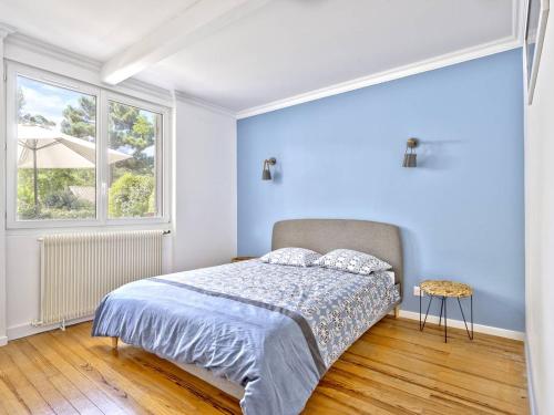 Maison avec Jardin et Terrasses, à 10 Min de la Plage, 6 Ch, 12 Pers, WIFI, Proche Commerces