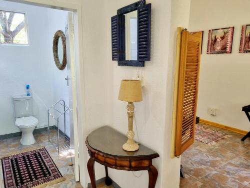 Ένα μπάνιο στο Karoo Pandok Guesthouse Bethulie