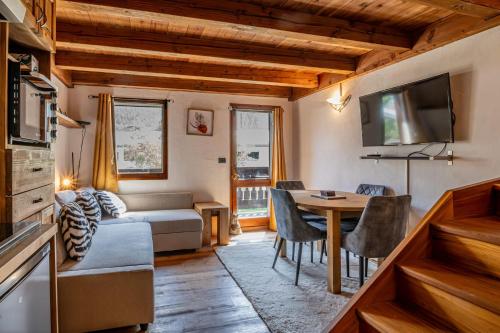 Balcon de l'Arve- Charming Duplex in Chamonix Centre