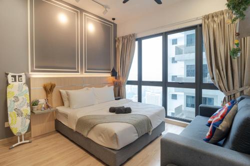 Posezení v ubytování The Colony By Infinitum Best Pool View KLCC TRX Merdeka 118 KL Tower