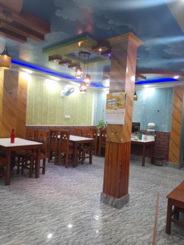 Restaurace v ubytování Lunga hotel and lodge
