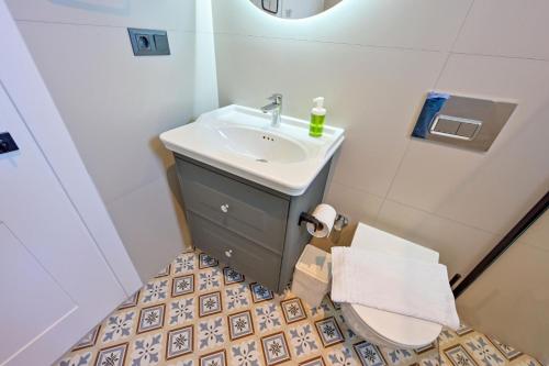 Gallery image of Villa Almilalin 6 bedroom Holiday Villa for Rent in Oludeniz in Oludeniz