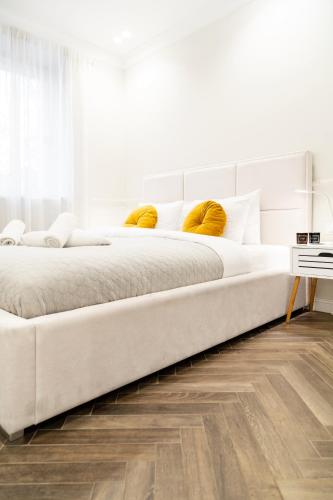 HOUSEHOST Apartment : Sarego Street