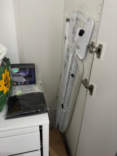 Newly Renovated Studio in Centerにあるキッチンまたは簡易キッチン