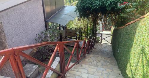Pousada Terraço Penedoにある庭