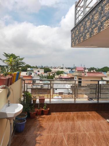 Vinayak Homestayにあるバルコニーまたはテラス