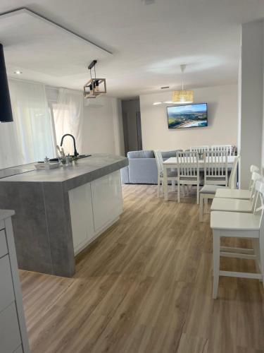 Apartamento 4 Dormitorios 2 Baños Parking