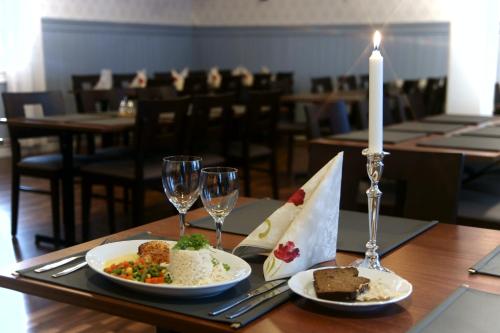 Restaurant ou autre lieu de restauration dans l'établissement Örnvik Hotell & Konferens