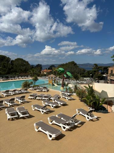 Bungalow de Luxe, New, Top-of-the-range amenities, Air conditioning, Jacuzzi and Sea view