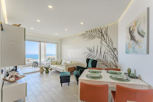 Sunrise Sea View Penthouse - heated pool - lounge area - AC