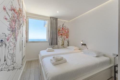 Sunrise Sea View Penthouse - heated pool - lounge area - AC