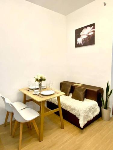 Χώρος καθιστικού στο R&D studio Lapu-Lapu City, Cebu