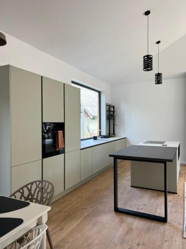 Kuchyň nebo kuchyňský kout v ubytování On Top Villa
