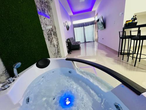 Fotografie z fotogalerie ubytování Hermosa Suite & Jacuzzi & Balcón - Piso 1 - 10min del Consulado Americano v destinaci Guayaquil