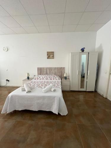 A bed or beds in a room at Bécquer 3
