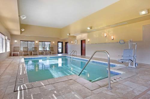 a large swimming pool in a hotel room at Best Western Plus French Lick in French Lick