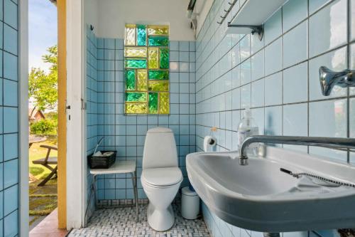 Koupelna v ubytování Cosy Cottage In Beautiful Allinge