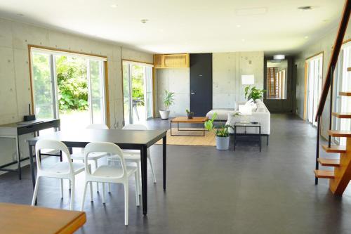Posezení v ubytování Beach House Kabira