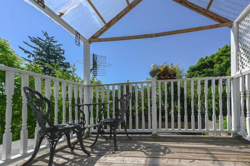 Balkoni atau teres di Niagara Inn Bed and Breakfast