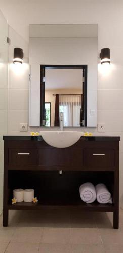 Foto dalla galleria di Eddys Cottages & Villa a Legian