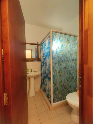 Ένα μπάνιο στο 3-Bedroom Villa Near Blue Bay