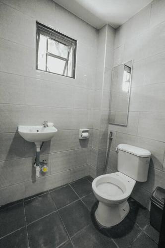 Bilik mandi di The Black Villa